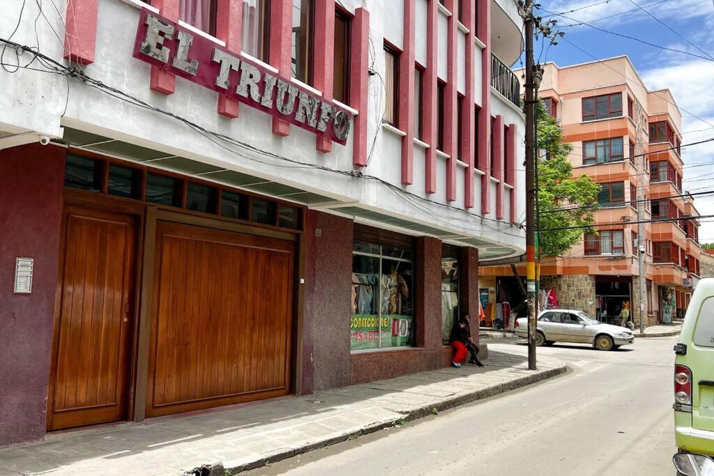 Apartamento Depto Grande con terraza, la mejor ubicación Tarija Exterior foto